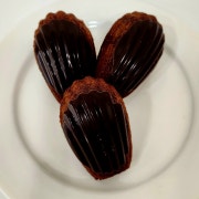 발로나 초코 마들렌 메뉴 사진(네이버)
