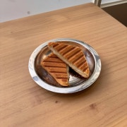 온슬로우 치즈 파니니 메뉴 사진(네이버)