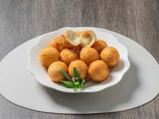 명품 치즈볼 메뉴 사진(네이버)