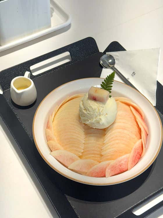 복숭아 실타래 빙수 메뉴 사진(네이버)