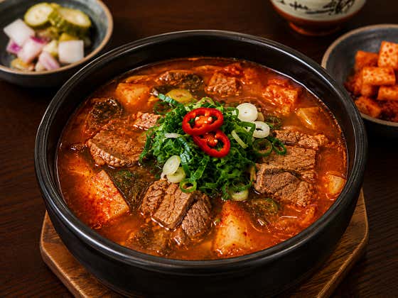 "경상도식" 한우 얼큰곰탕(점심식사) 메뉴 사진(네이버)