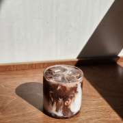 리얼 다크 초콜렛 라떼 메뉴 사진(네이버)