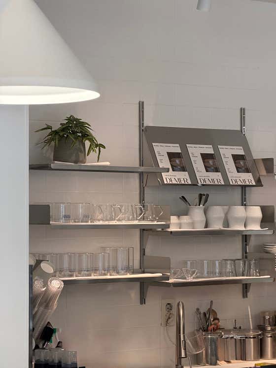Merchant-uploaded interior photo from Demeure