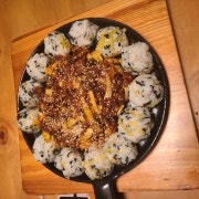 오돌뼈주먹밥 메뉴 사진(네이버)