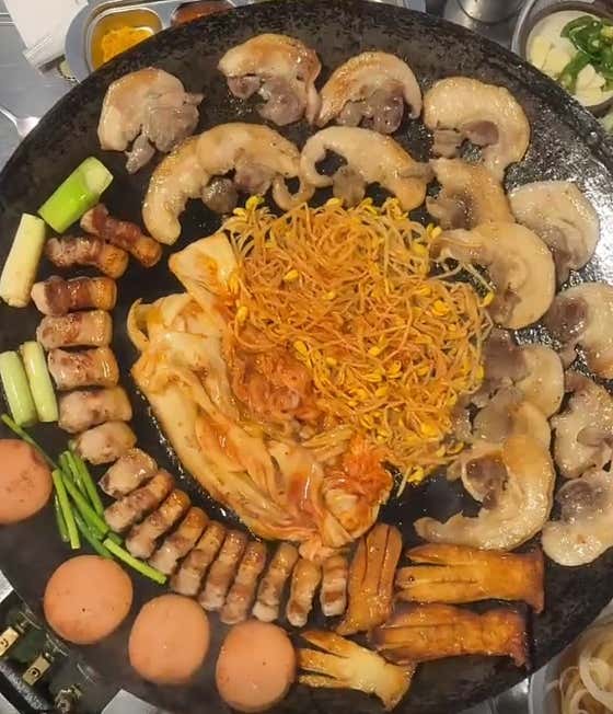 솥뚜껑 삼겹살 500g) 메뉴 사진(네이버)