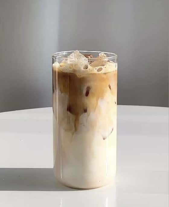 블러쉬 메이플 라떼 ICE 메뉴 사진(네이버)
