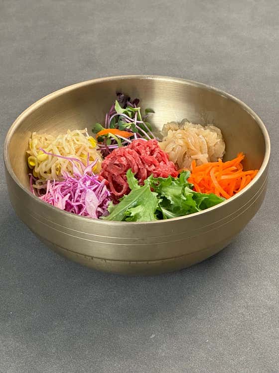 육회 비빔밥 메뉴 사진(네이버)