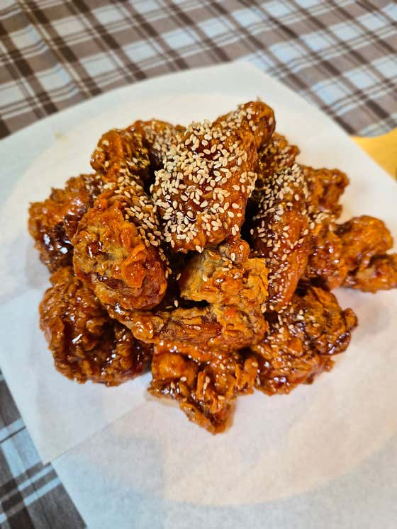 양념치킨 메뉴 사진(네이버)