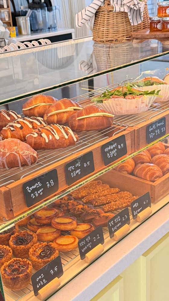 open08:00(음료만 주문 가능) 메뉴 사진(네이버)