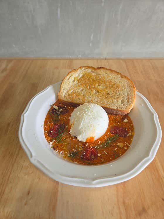 토마토콩피와 부라타치즈 메뉴 사진(네이버)