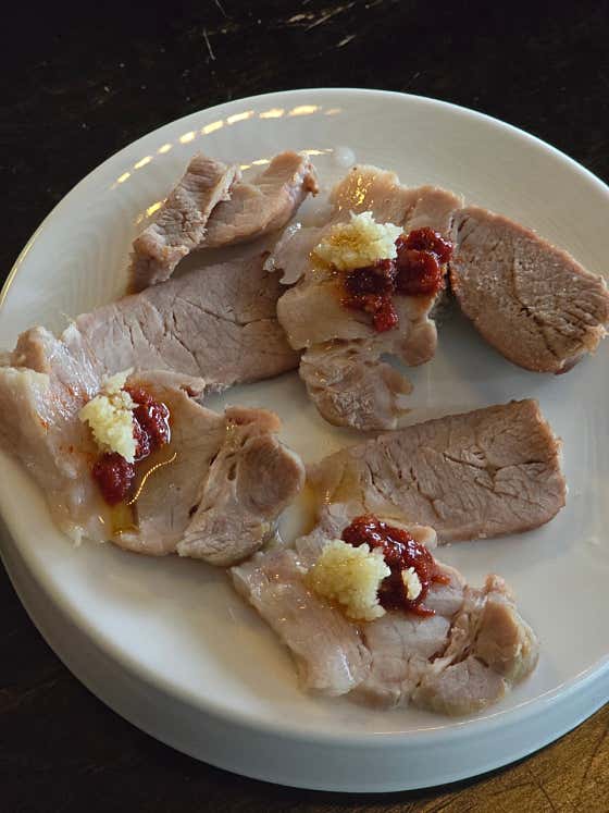 냉제육 메뉴 사진(네이버)