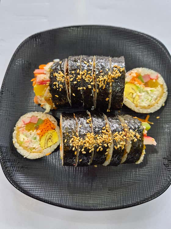 게살샐러드김밥 메뉴 사진(네이버)