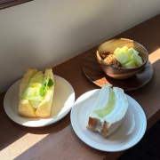 메론 산도 2종 / 그릭요거트 볼 메뉴 사진(네이버)