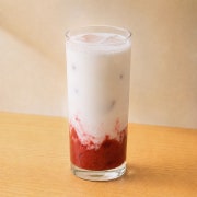 딸기라떼 메뉴 사진(네이버)