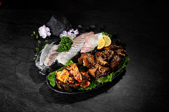 안면도 반반세트(모둠회+미니족발) 중 메뉴 사진(네이버)