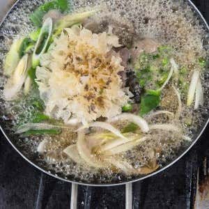 능이버섯전골(대) 메뉴 사진(네이버)