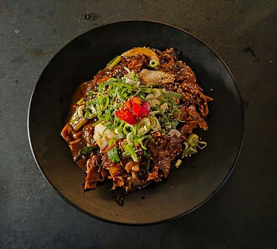 매콤돈육짜장당면 메뉴 사진(네이버)