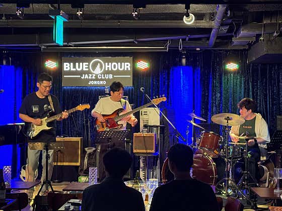 블루아워 Jazz Club · 네이버 지도·플레이스 10