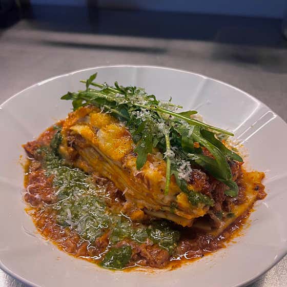 볼로네제 라자냐(with바질 페스토) 메뉴 사진(네이버)