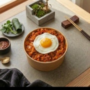 고추장 우삼겹 김치덮밥 메뉴 사진(네이버)