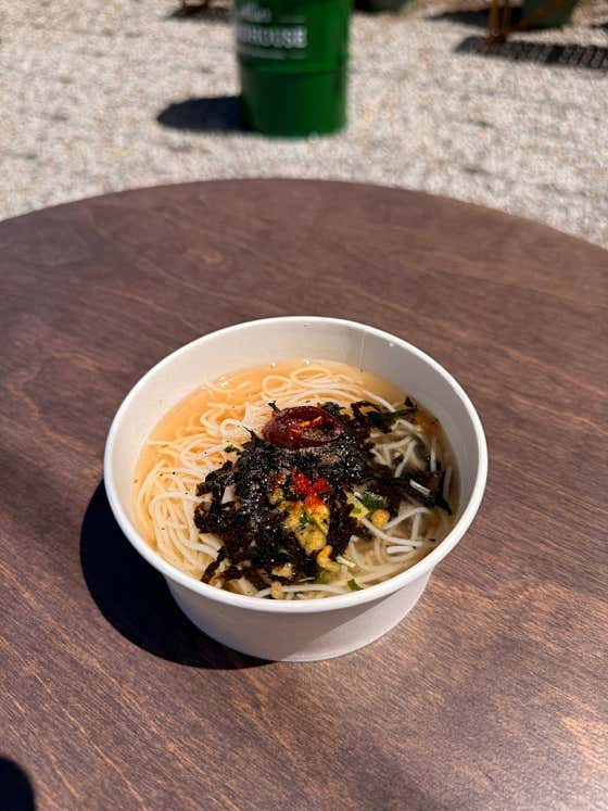서서먹는 후루룩 잔치국수 메뉴 사진(네이버)