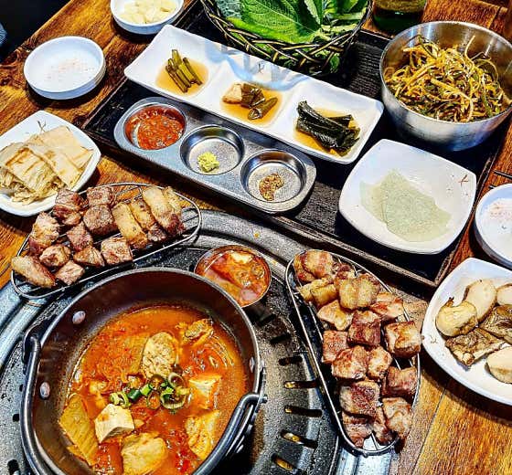 신돼모듬한판 메뉴 사진(네이버)
