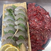 "활"새우회+육사시미 메뉴 사진(네이버)