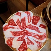 한우1++넘버9 차돌박이 100g 메뉴 사진(네이버)
