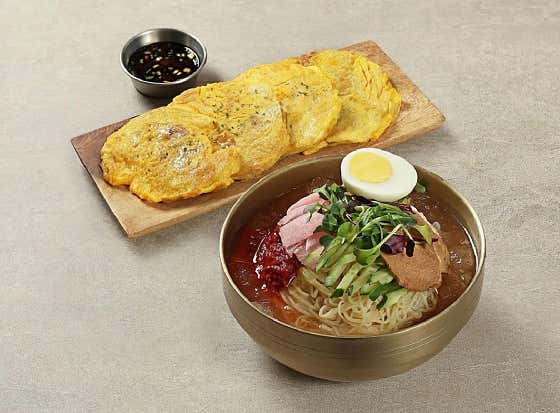 밀면 + 육전세트 메뉴 사진(네이버)