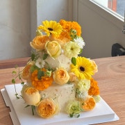 2단 생화케이크 메뉴 사진(네이버)
