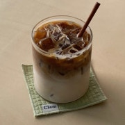 OAT LATTE 메뉴 사진(네이버)