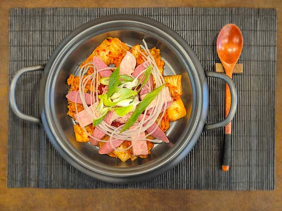명품 부대찌개 메뉴 사진(네이버)