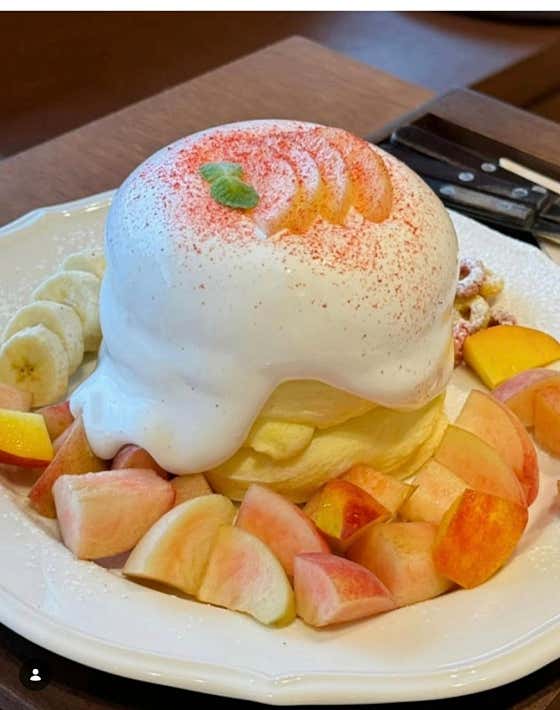 복숭아수플레팬케이크 메뉴 사진(네이버)