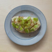 시즈널 프루츠 & 크림치즈 토스트 메뉴 사진(네이버)