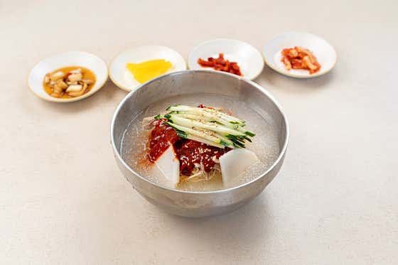 닭고기 냉밀면 메뉴 사진(네이버)