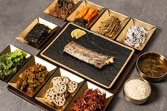 바다를 품은 화덕 갈치 한상 메뉴 사진(네이버)