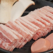 국내산 생삼겹 (100g) 메뉴 사진(네이버)