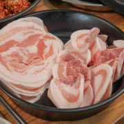 국내산 꽃삼겹 (100g) 메뉴 사진(네이버)