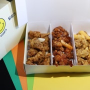 셋이서 한마리반(3가지맛) 메뉴 사진(네이버)