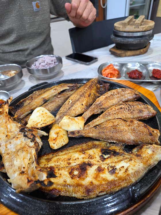 교도관 동반 모두1인 2000원할인 메뉴 사진(네이버)