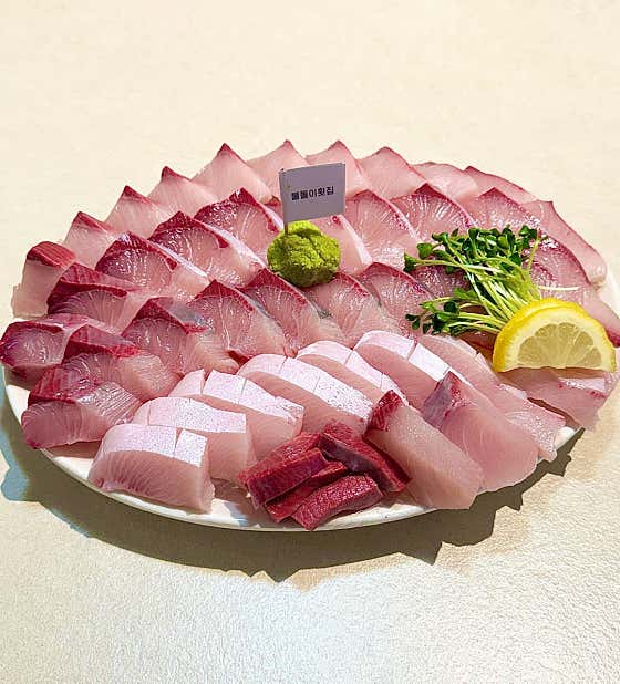 제철 잿방어 사시미(시즌종료) 메뉴 사진(네이버)