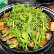 본진 한돈삼겹살 1인180g 메뉴 사진(네이버)