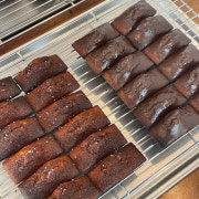 솔티 카라멜 휘낭시에 메뉴 사진(네이버)