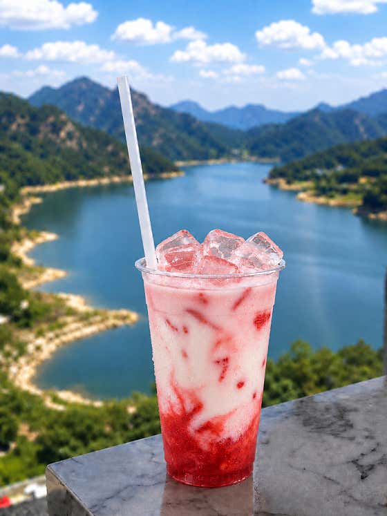 딸기라떼(Only ICE) 메뉴 사진(네이버)