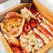 브라운 킹크랩 편백찜(kg당) 메뉴 사진(네이버)