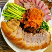 홍어삼합(중) 메뉴 사진(네이버)