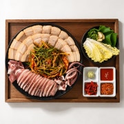 삼겹오징어 수육 한판 메뉴 사진(네이버)