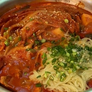묵쫄닭 ( 순살묵은지 닭볶음탕 쫄면) 메뉴 사진(네이버)