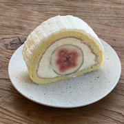 무화과 롤 케이크 메뉴 사진(네이버)