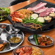 암퇘지 생삼겹+생목살500g 메뉴 사진(네이버)